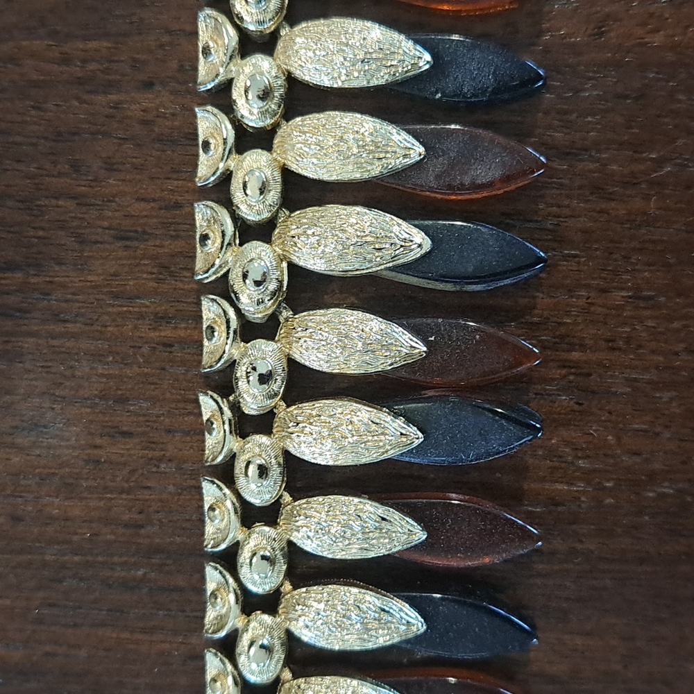 Vintage  1960s Coro Egyptian Revival Collar and Matching Clip on Earrings - Picture 6 of 11